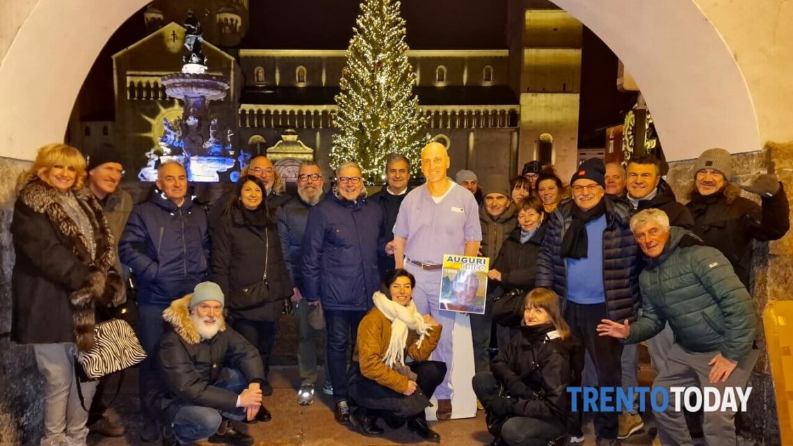 TRENTOTODAY – In piazza con la sagoma di Chico Forti: “Ti vogliamo bene”